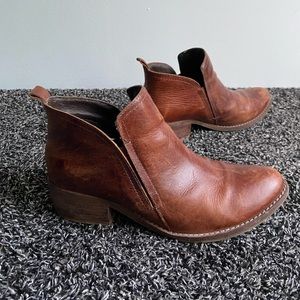 Leather Distressed Western bootie